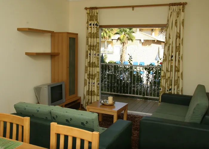 Jardins Vale De Parra ホリデーパーク 3*