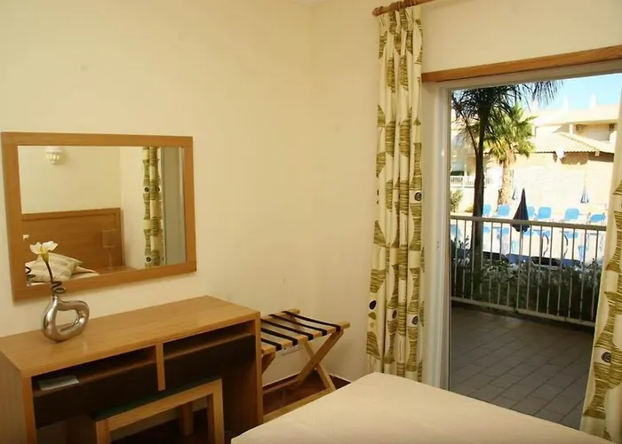 ホリデーパーク Jardins Vale De Parra アルブフェイラ